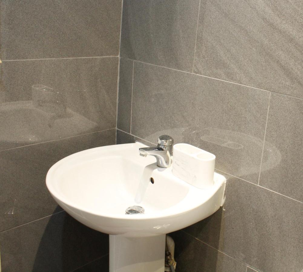Cozy Rooms Or Apartment In London Townhouse Fast Links To Central Luaran gambar