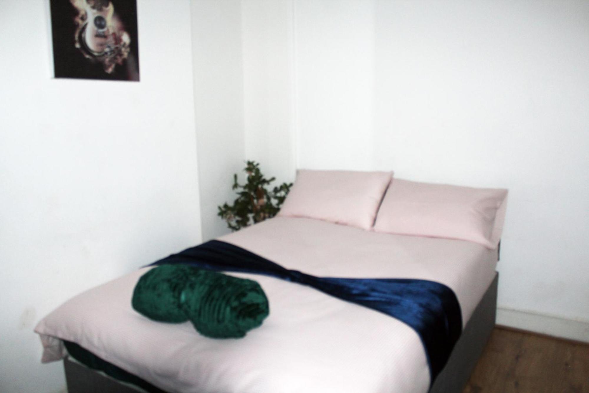 Cozy Rooms Or Apartment In London Townhouse Fast Links To Central Luaran gambar